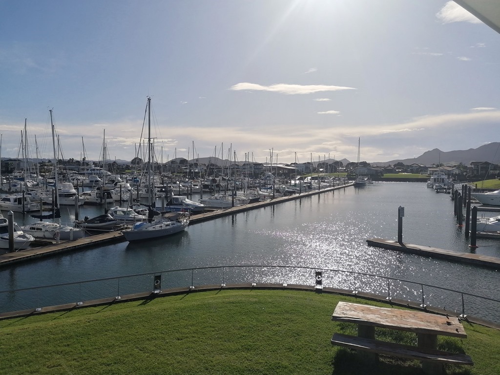 Il Marina di Marsden Cove dalla terrazza della direzione.